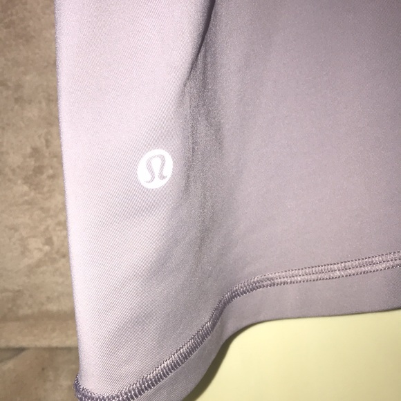 Lululemon purple tank top size 8 mesh lined accents built in bra criss cross - Picture 5 of 8